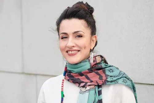 Dr. Shabnam Sarshar smiling, headshot